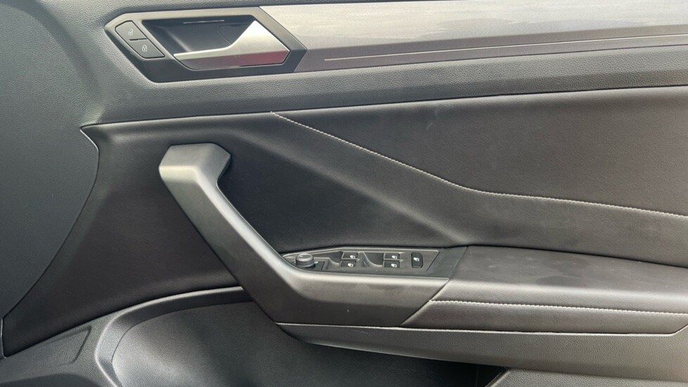 Used Volkswagen T-Roc 2022 for sale - 76079075: Photo 37