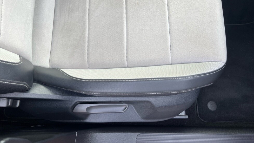 Used Volkswagen T-Roc 2022 for sale - 76079075: Photo 40