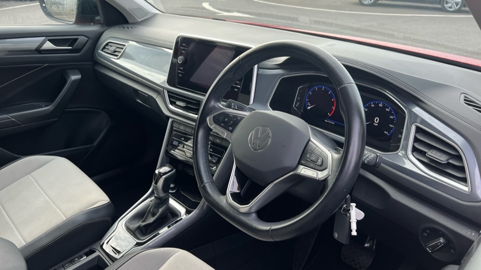 Used Volkswagen T-Roc 2022 for sale - 76079075: Photo 6