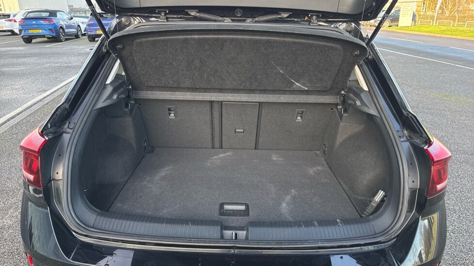 Used Volkswagen T-Roc 2023 for sale - 76796248: Photo 16