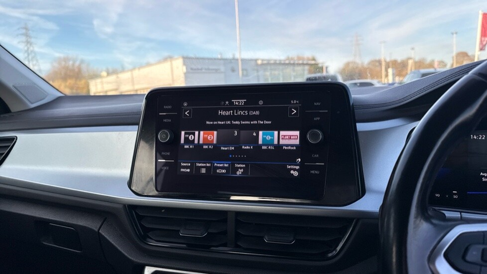 Used Volkswagen T-Roc 2023 for sale - 76796248: Photo 21