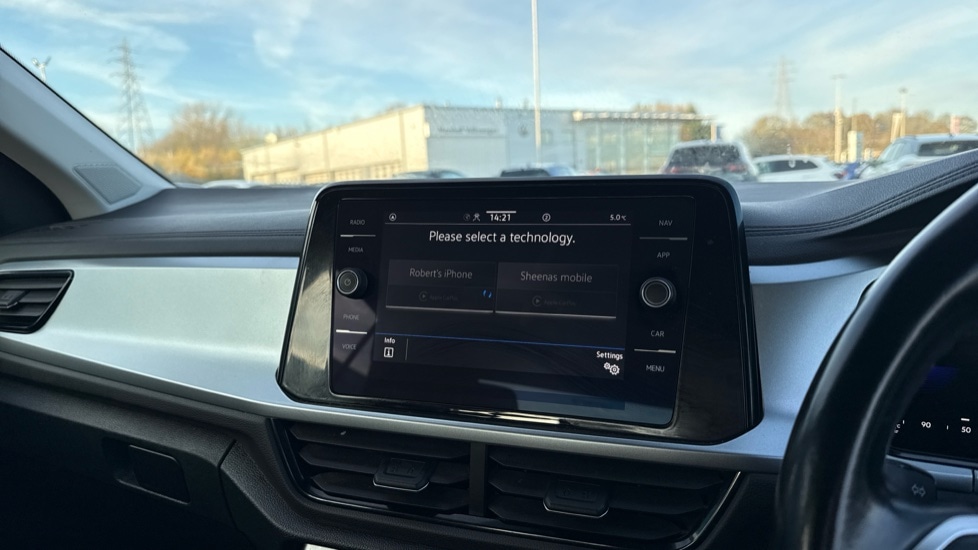 Used Volkswagen T-Roc 2023 for sale - 76796248: Photo 22