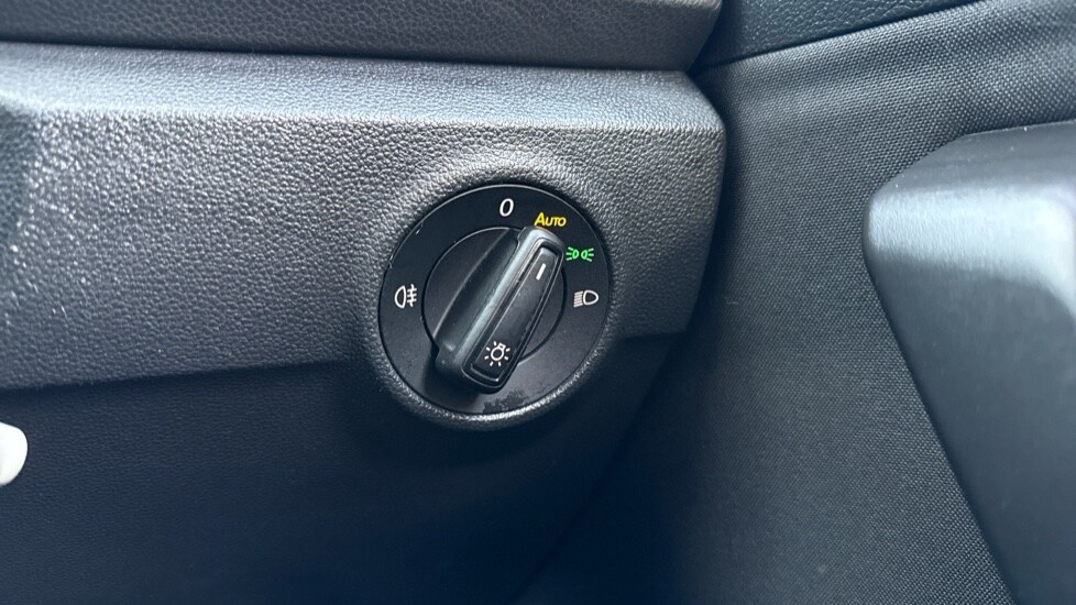 Used Volkswagen T-Roc 2023 for sale - 76796248: Photo 31