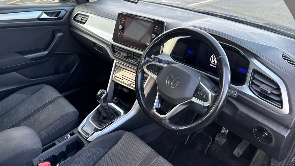 Used Volkswagen T-Roc 2023 for sale - 76796248: Photo 6