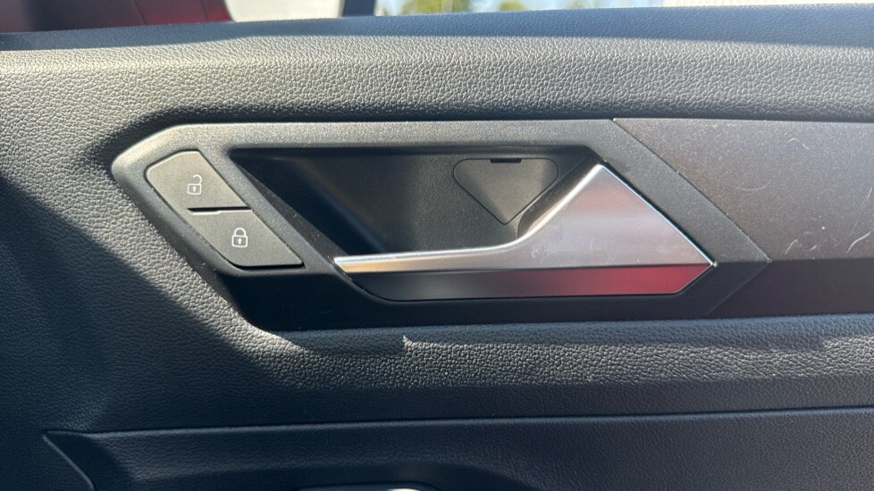 Used Volkswagen T-Roc 2019 for sale - 76589786: Photo 41