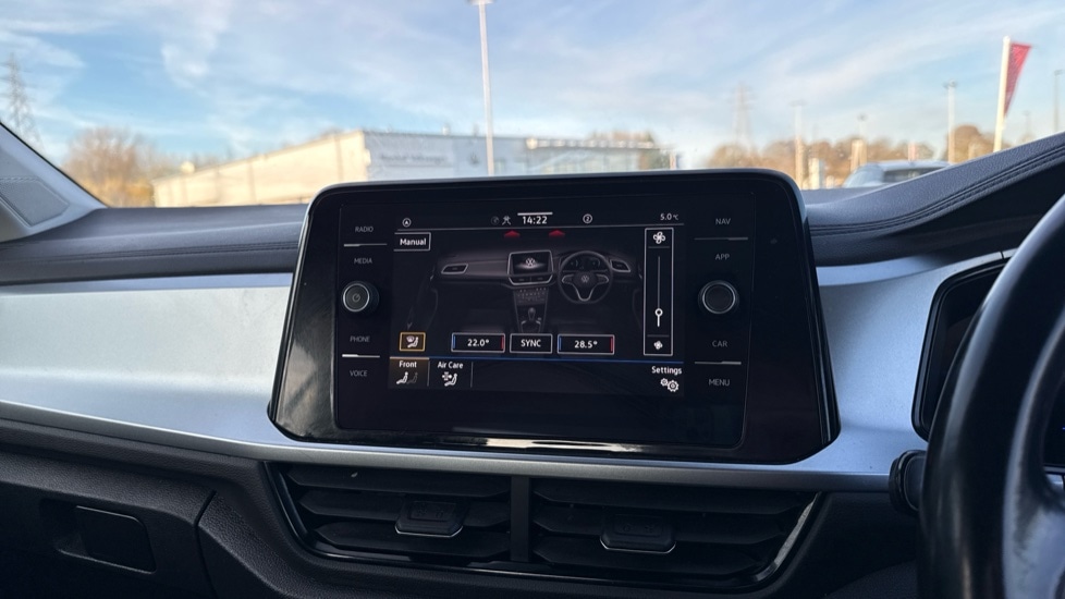 Used Volkswagen T-Roc 2023 for sale - 76660789: Photo 24