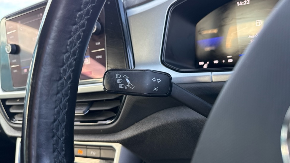 Used Volkswagen T-Roc 2023 for sale - 76660789: Photo 30