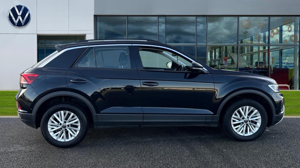Used Volkswagen T-Roc 2023 for sale - 76660789: Photo 4