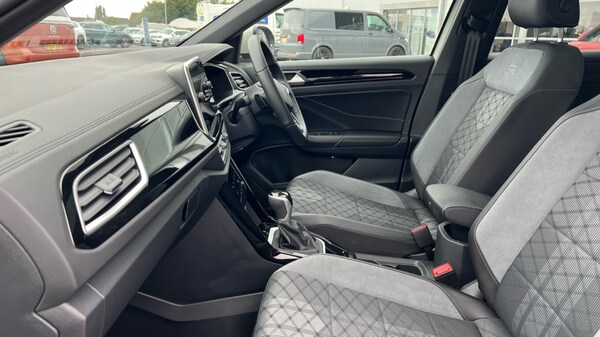 Used Volkswagen T-Roc 2025 for sale - 75652760: Photo 28