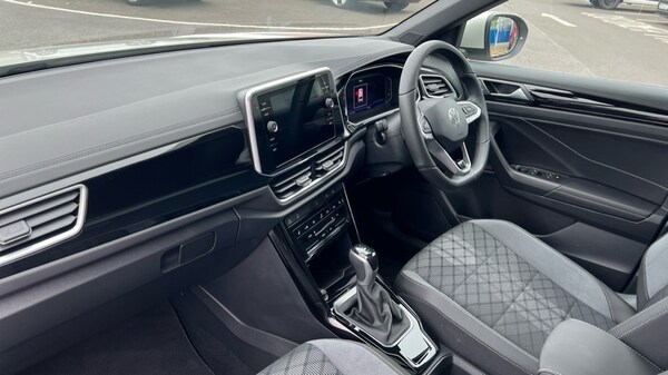 Used Volkswagen T-Roc 2025 for sale - 75652760: Photo 2