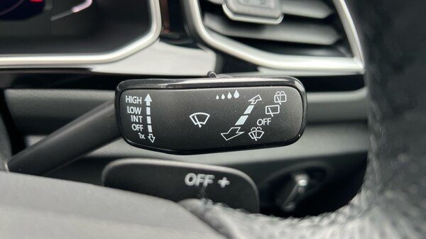 Used Volkswagen T-Roc 2025 for sale - 75652760: Photo 32