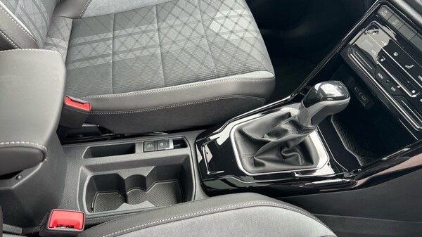Used Volkswagen T-Roc 2025 for sale - 75652760: Photo 35