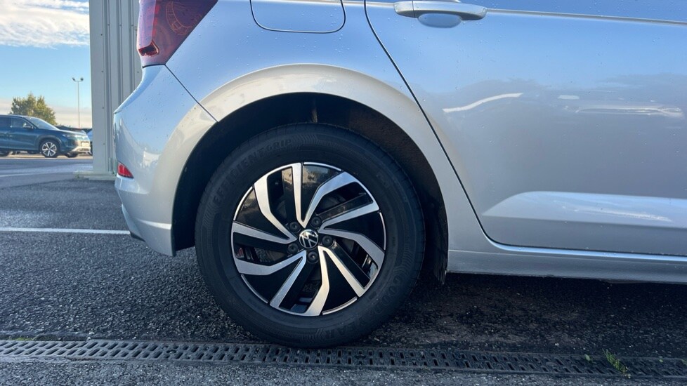 Used Volkswagen Polo 2023 for sale - 76130388: Photo 5