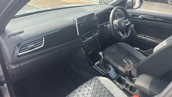 Used Volkswagen T-Roc 2025 for sale - 75451514: Photo 2