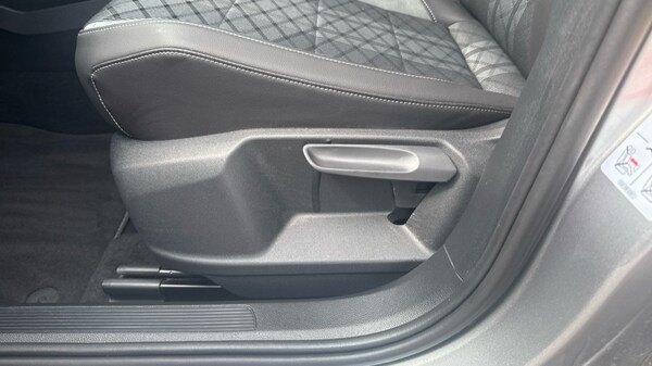 Used Volkswagen T-Roc 2025 for sale - 75451514: Photo 36