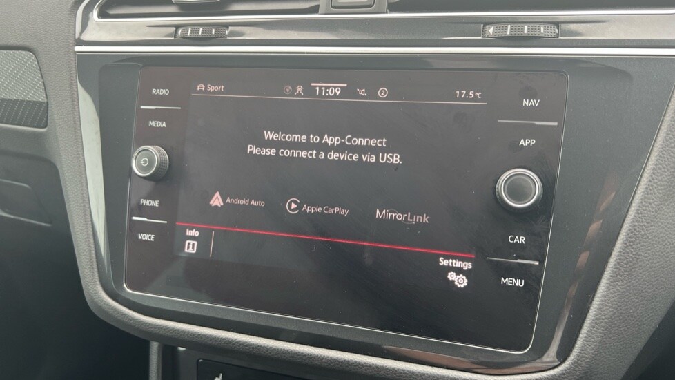 Used Volkswagen Tiguan 2021 for sale - 76796488: Photo 49