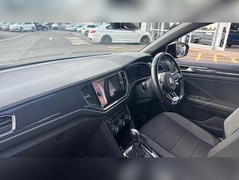 Used Volkswagen T-Roc 2019 for sale - 75751191: Photo