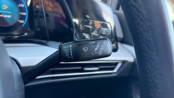 Used Volkswagen Golf 2023 for sale - 76244492: Photo 28