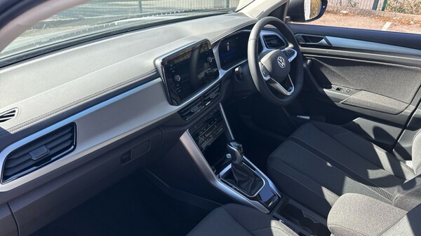 Used Volkswagen T-Roc 2025 for sale - 75522255: Photo 2