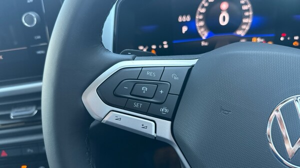 Used Volkswagen T-Roc 2025 for sale - 75522255: Photo 30