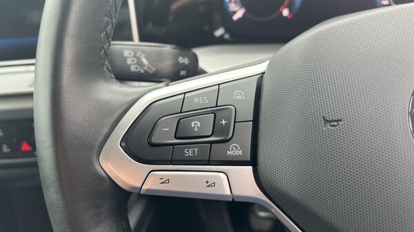 Used Volkswagen Golf 2024 for sale - 75602749: Photo 31