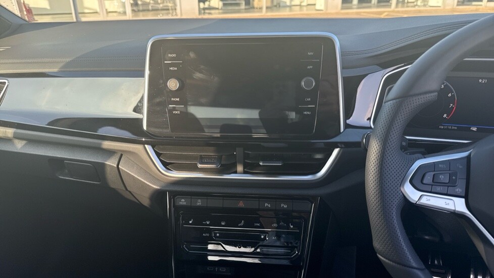 Used Volkswagen T-Roc 2025 for sale - 76452367: Photo 13