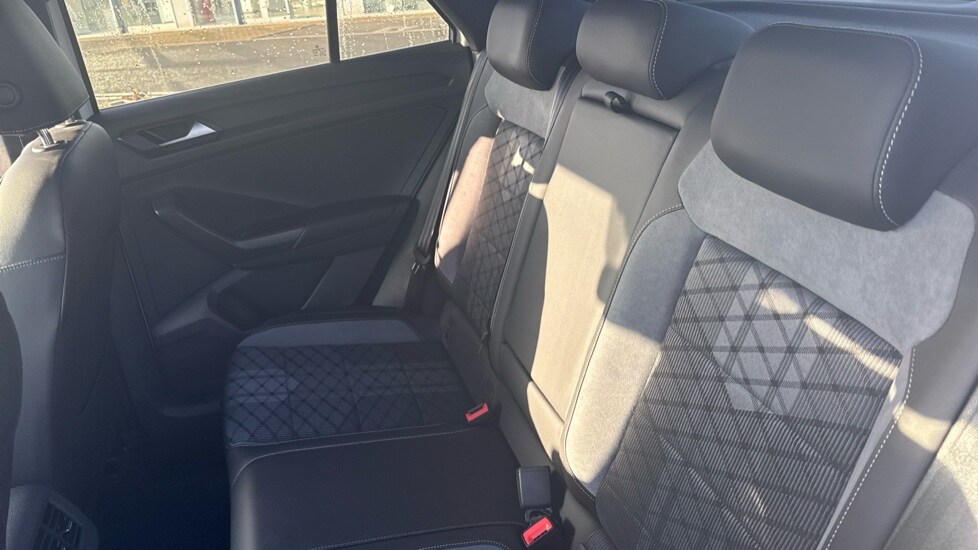 Used Volkswagen T-Roc 2025 for sale - 76452367: Photo 15