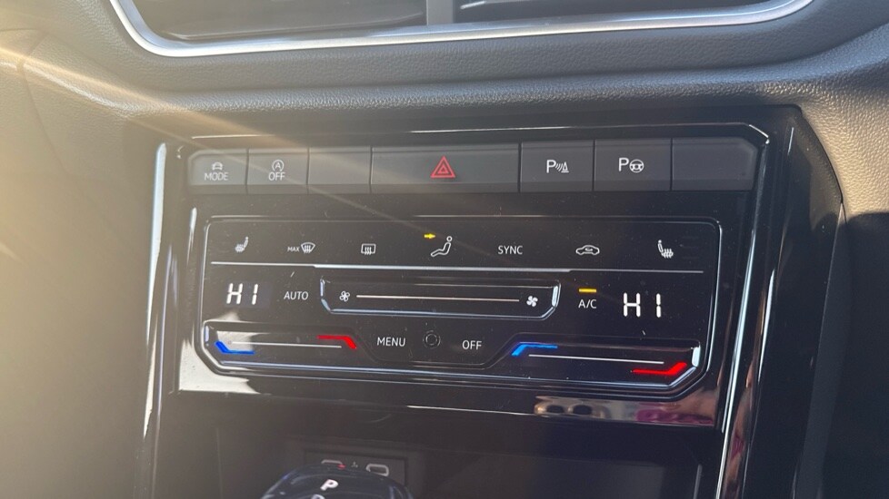 Used Volkswagen T-Roc 2025 for sale - 76452367: Photo 26