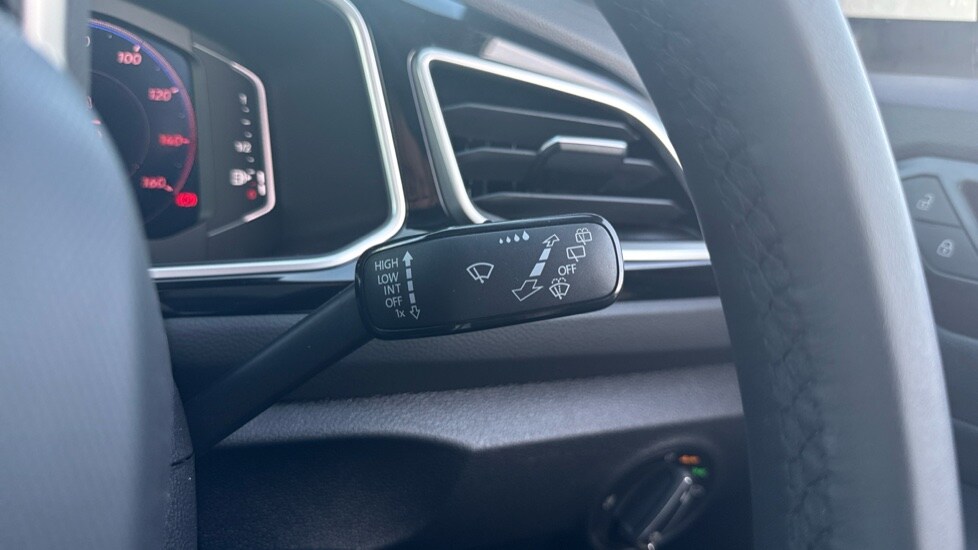 Used Volkswagen T-Roc 2025 for sale - 76452367: Photo 27