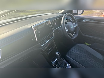 Used Volkswagen T-Roc 2025 for sale - 76452367: Photo