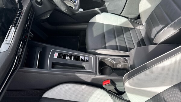 Used Volkswagen Golf 2021 for sale - 76302356: Photo 32