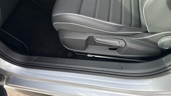 Used Volkswagen Golf 2021 for sale - 76302356: Photo 37