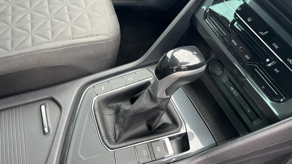 Used Volkswagen Tiguan 2022 for sale - 76796526: Photo 36