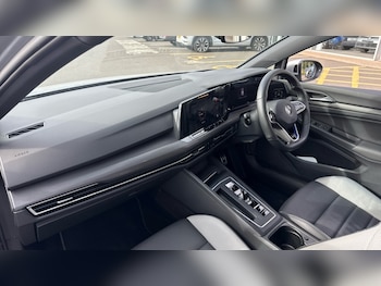 Used Volkswagen Golf 2021 for sale - 75902155: Photo