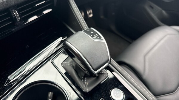 Used Volkswagen Touareg 2025 for sale - 75395672: Photo 32