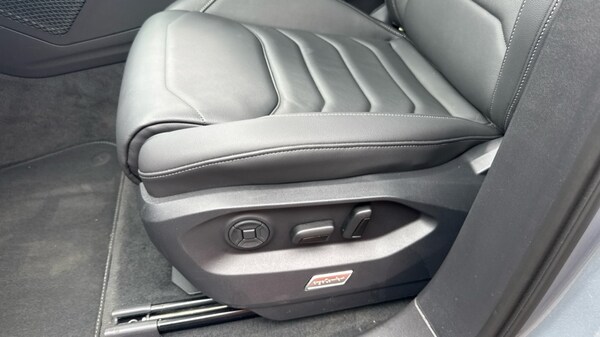 Used Volkswagen Touareg 2025 for sale - 75395672: Photo 35