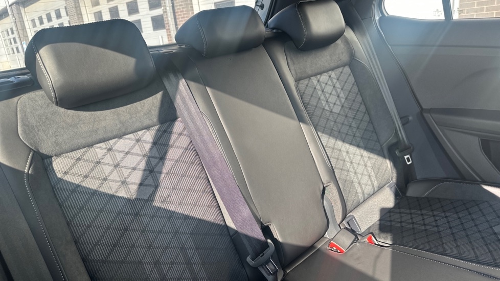 Used Volkswagen T-Cross 2025 for sale - 76328192: Photo 15