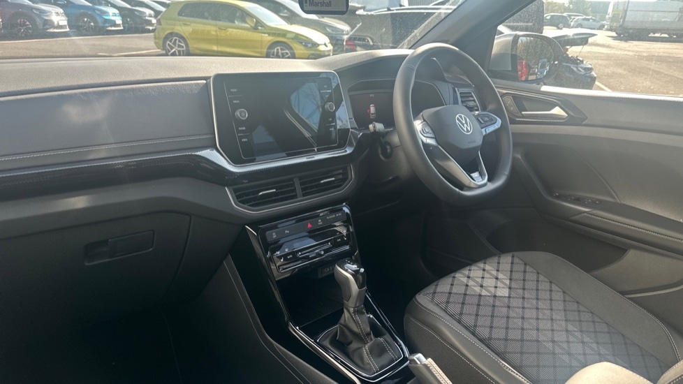 Used Volkswagen T-Cross 2025 for sale - 76328192: Photo 2