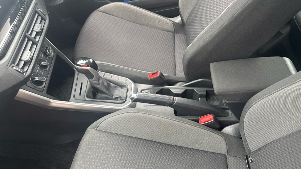 Used Volkswagen Polo 2023 for sale - 76796534: Photo 31