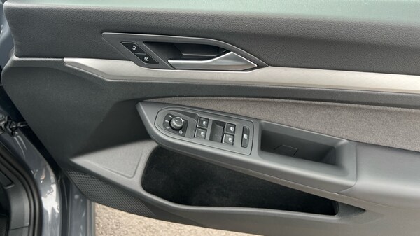 Used Volkswagen Golf 2024 for sale - 75602996: Photo 37