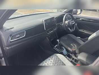 Used Volkswagen T-Roc 2025 for sale - 76575256: Photo