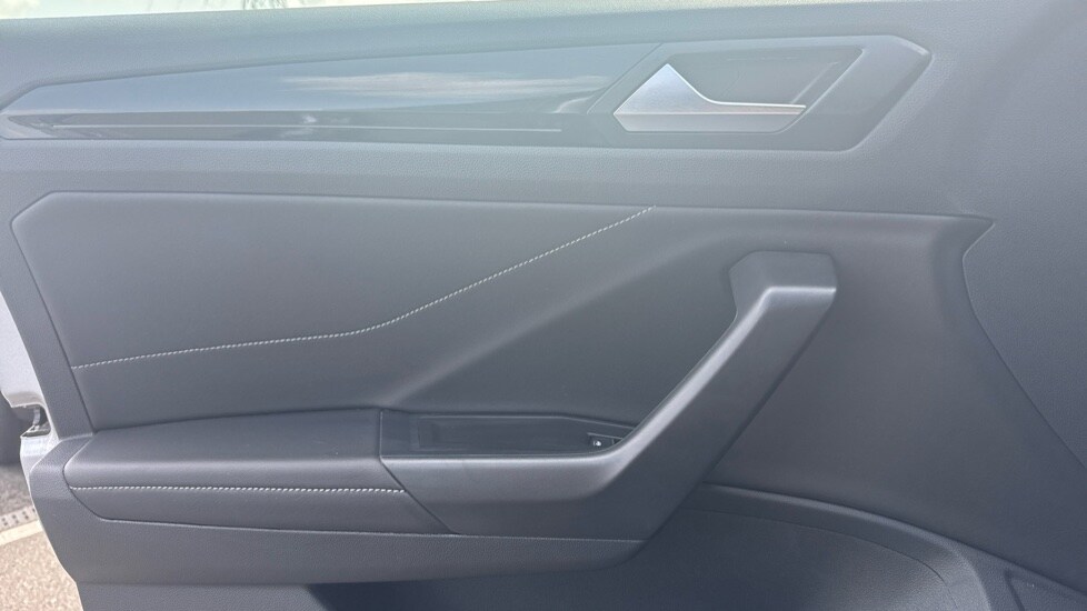 Used Volkswagen T-Roc 2025 for sale - 76575256: Photo 34