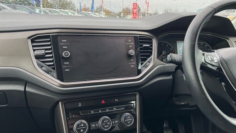 Used Volkswagen T-Roc 2018 for sale - 76552345: Photo 13