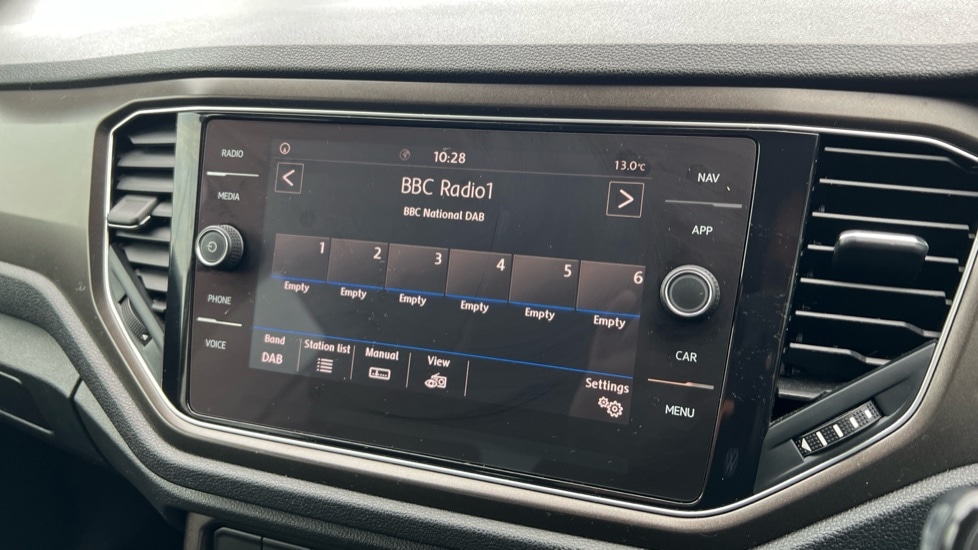 Used Volkswagen T-Roc 2018 for sale - 76552345: Photo 25