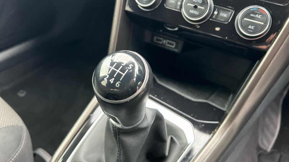 Used Volkswagen T-Roc 2018 for sale - 76552345: Photo 36