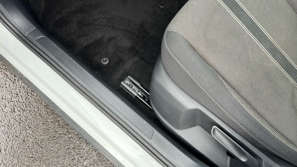 Used Volkswagen T-Roc 2018 for sale - 76552345: Photo 40