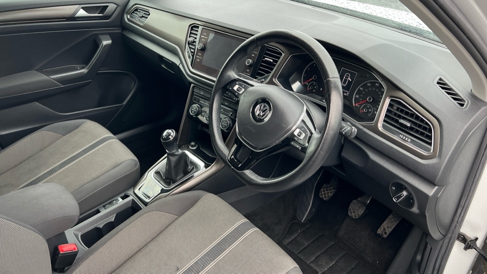 Used Volkswagen T-Roc 2018 for sale - 76552345: Photo 6