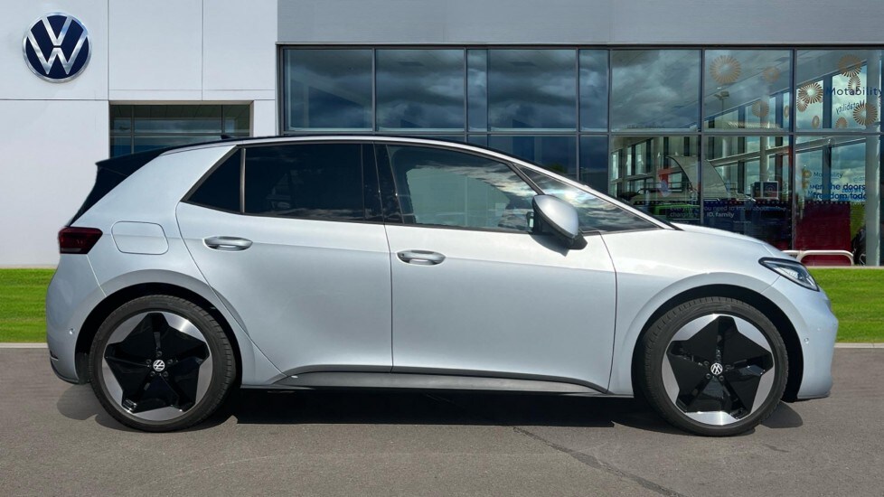 Used Volkswagen ID.3 2025 for sale - 75910459: Photo 4