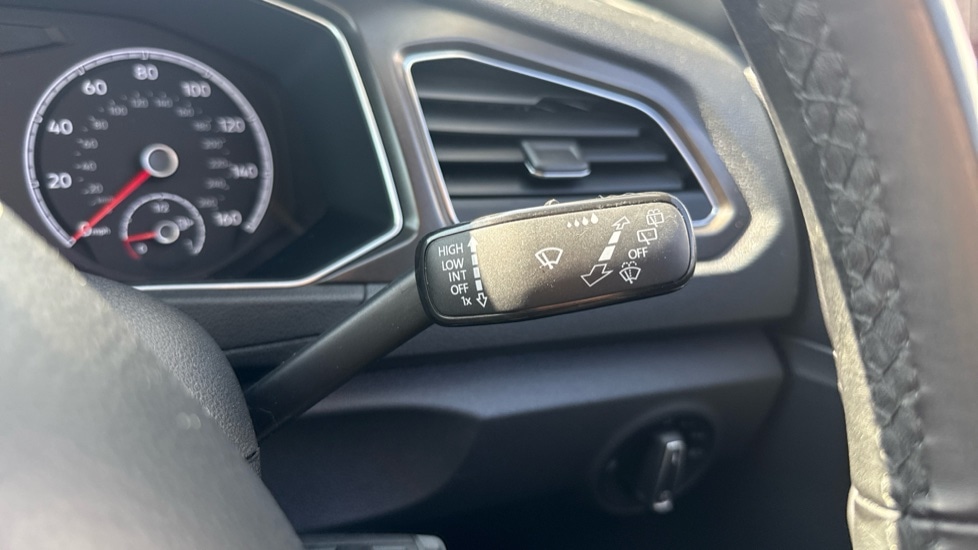 Used Volkswagen T-Roc 2019 for sale - 76796527: Photo 28