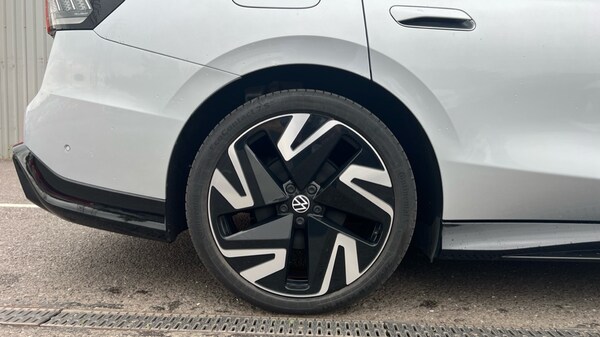 Used Volkswagen ID.7 2024 for sale - 75652838: Photo 5